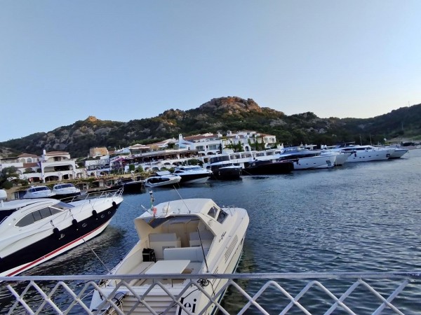  Stessa Spiaggia, Stesso Mare – L’estate su Radio Madeo inizia il 21 giugno!